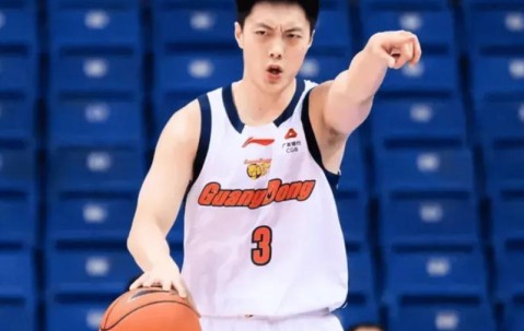 博鱼体育-杜锋多给胡明轩一些尊重吧！末节开始搏命主导攻守，他的能力不差